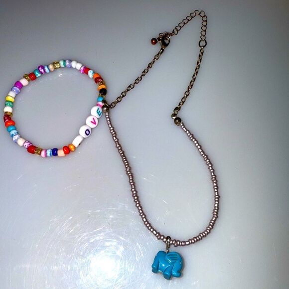 CHILDRENS ELEPHANT NECKLACE AND BRACELET - Picture 1 of 3